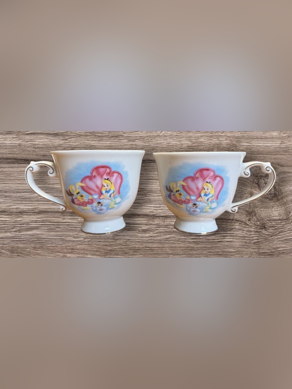 EUC Walt Disney Parks Alice in Wonderland Mad Hatter Tea Party Mug Set of 2